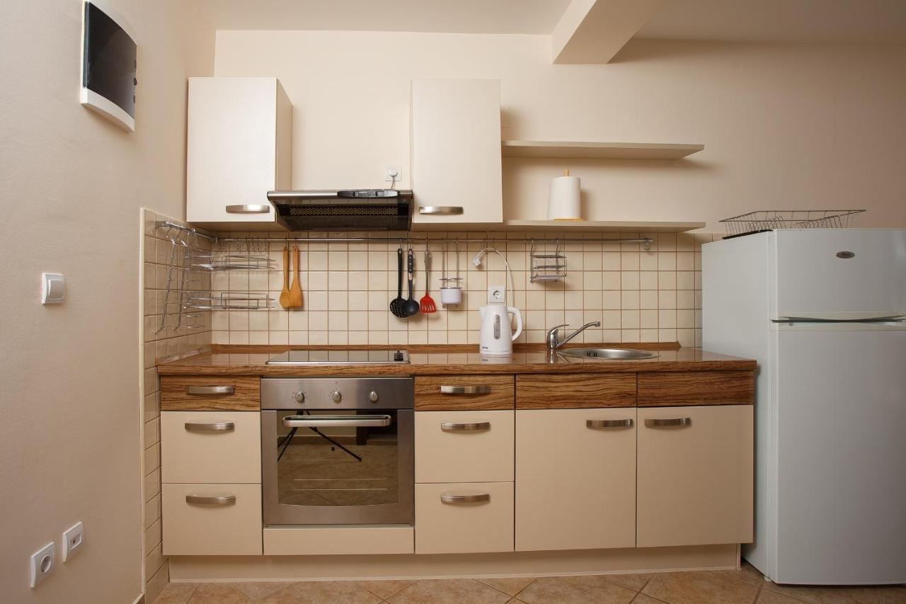 Suntime Apartment Тиват Екстериор снимка