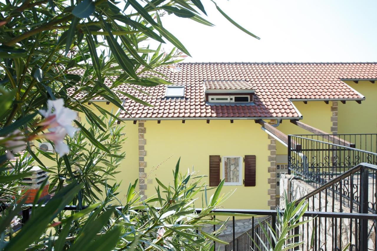 Suntime Apartment Тиват Екстериор снимка